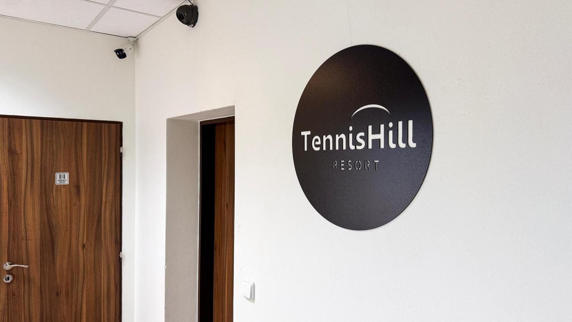 Tennishill ฮาวิรอฟ ภายนอก รูปภาพ